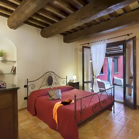 Вилла Casale Degli Ulivi 10&2, Emma