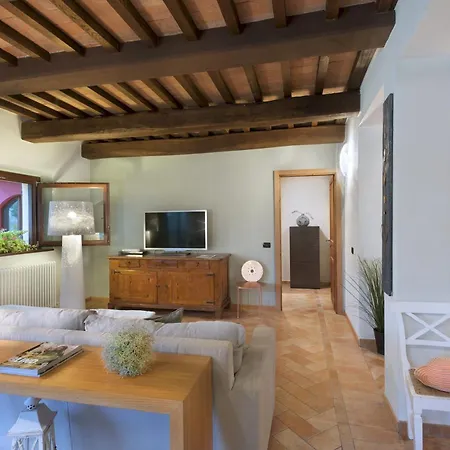 Casale Degli Ulivi 10&2, Emma فيلة أكوالاغنا