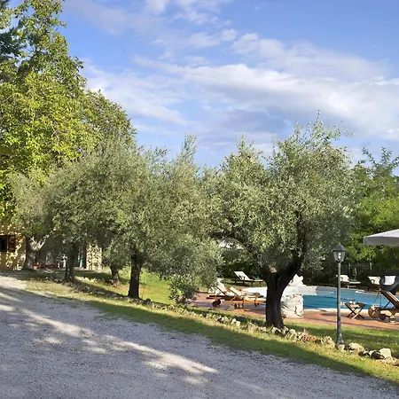 Casale Degli Ulivi 10&2, Emma