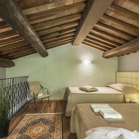 Casale Degli Ulivi 10&2, Emma Вилла